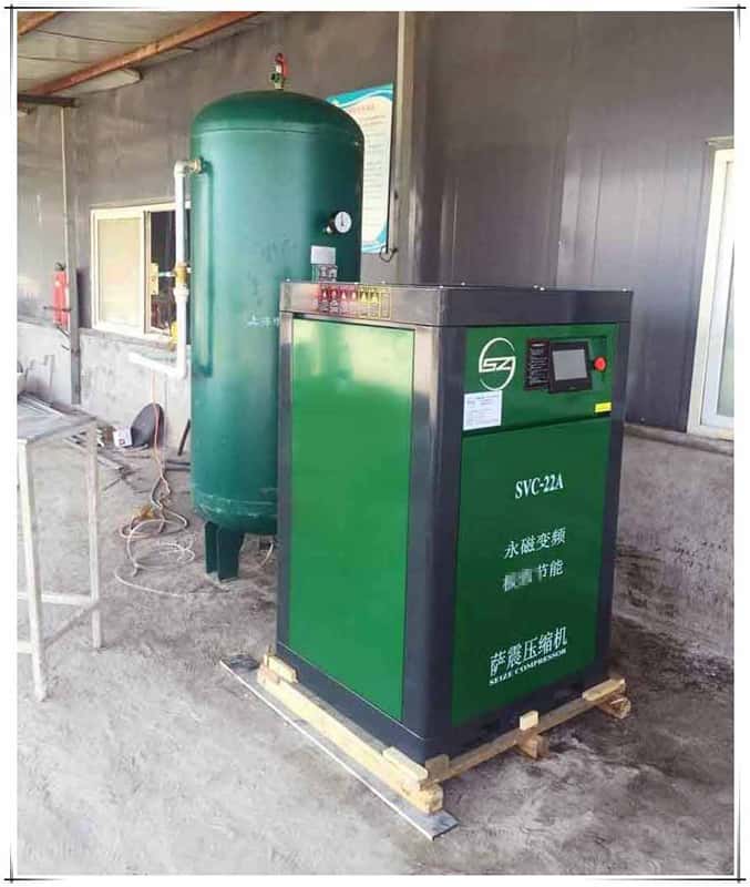 薩震工作人員在調(diào)試機器