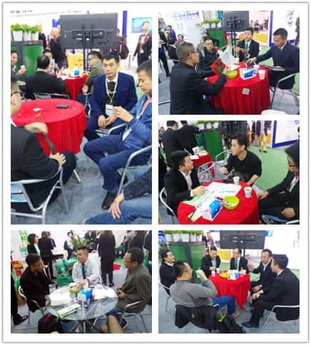 薩震節(jié)能空壓機(jī)展位洽談