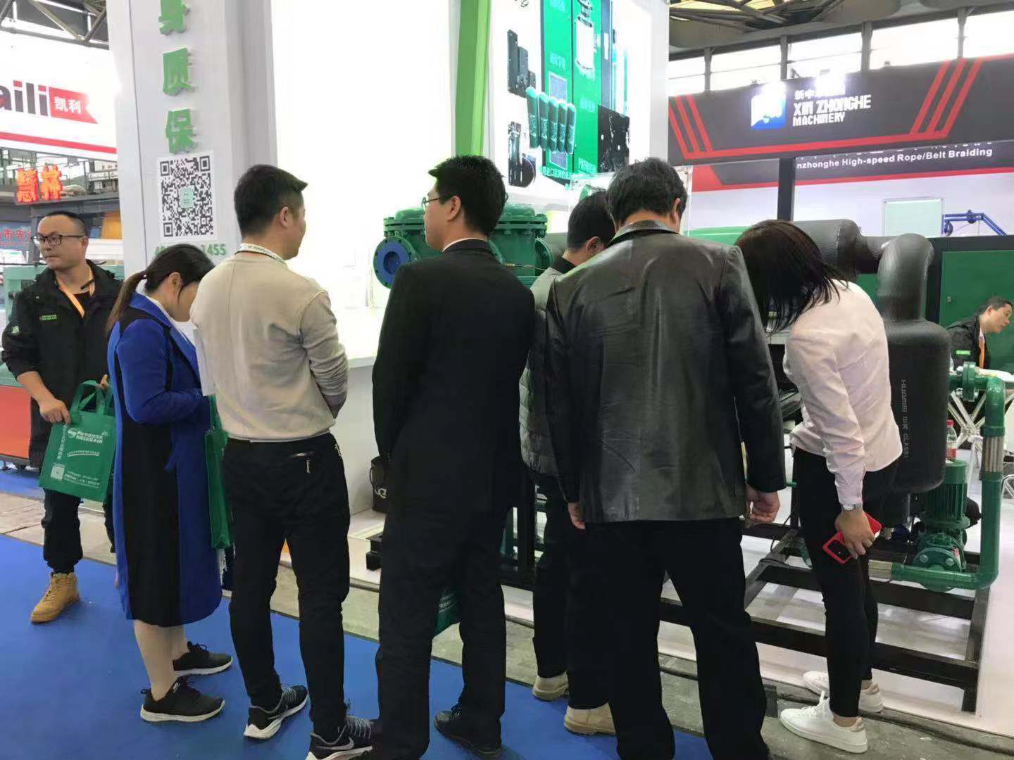 薩震節(jié)能空壓機(jī)